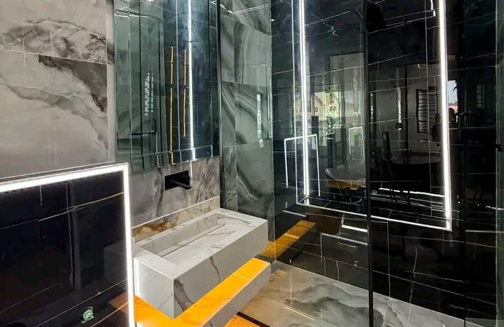 Luxury 5-Bedroom Fully Detached Duplex with Swimming Pool & Private Gym – Ikota, Lekki